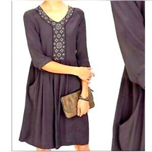 GARNET HILL Charcoal Grey Embroidered Shift Dress Size 12 Pockets 3/4 Sleevess